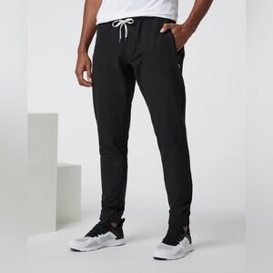 Vuori Men’s Black Jogger Pants Athleisure • Performance Travel Everyday Comfort